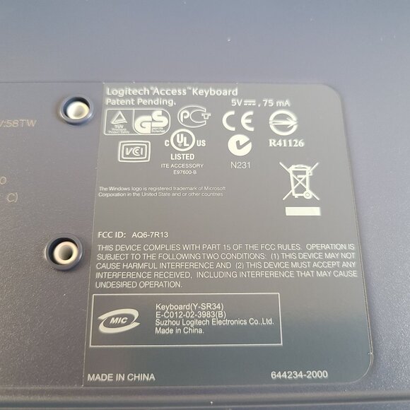 Vtg Logitech Access Keyboard PS/2 Wired 967225-0403 With Palm Rest in Box - Picture 9 of 13